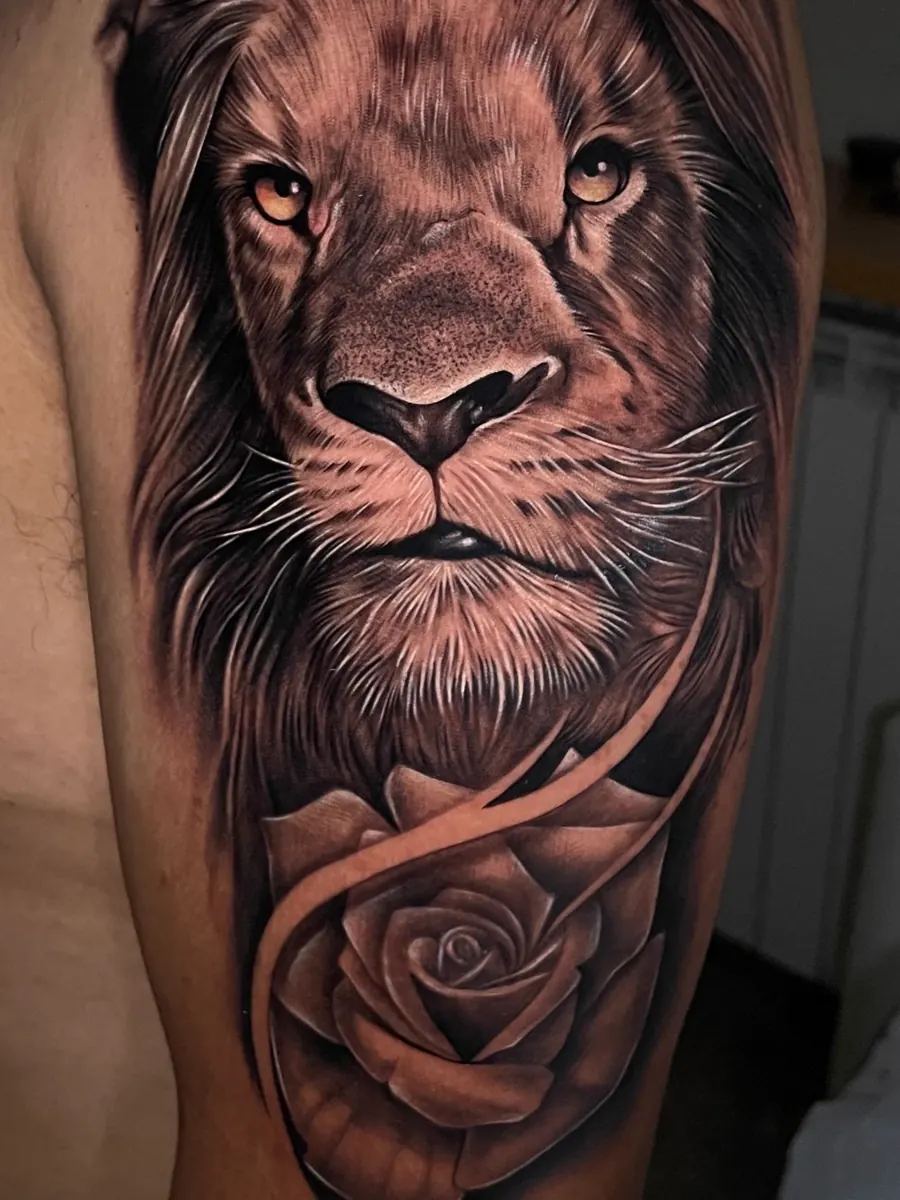 Tatuaje realismo hecho en SRCINK STUDIO